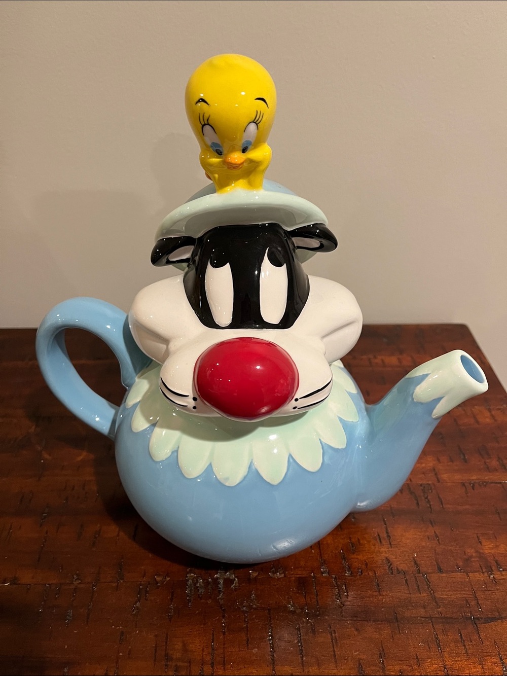 Warner Bros. Tweety & Sylvester Blue, Yellow, Red Ceramic Teapot